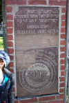 Motol Shul 1914 plaque.JPG (40220 bytes)