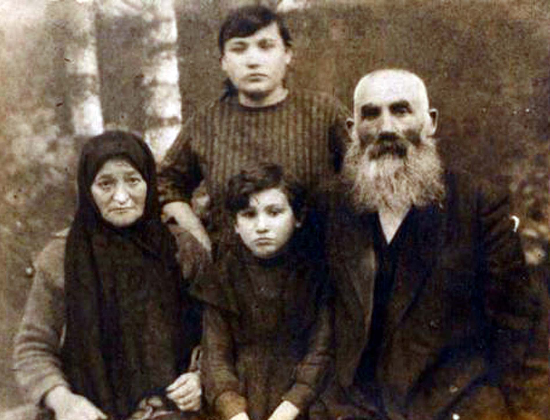 The Eli Lechtzer Family, circa 1915. (L-R, seated) Chana Butzarsky Lechtzer, Raizel (Rose) Lechtzer, Eli Lechtzer, and Golda Lechtzer (standing). Rose was interviewed by the Ellis Island Oral History Project in 1993 and told her story of her memories of Stavisht and her family's immigration to New York. You can listen to her interview from the link on the Stories page of this site. An essay, written by Rose, recalling her life in and escape from Stavisht also can be found on that page. 