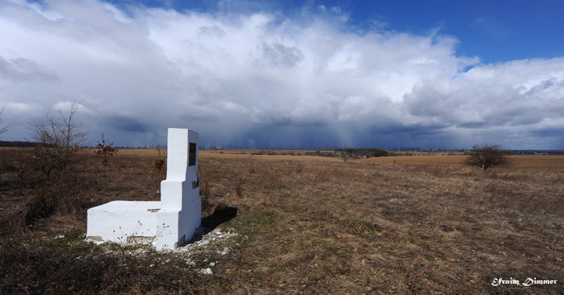 Grave marker in Dashev
