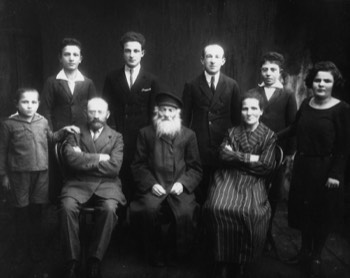  Treszczanski family.  Standing: Ruven, Fischl, Yehuda, Meir, Issik, Gitl Seated: Itzhak, Yoel Velvil, Rivka Zabludovski (Itzhak's wife) 