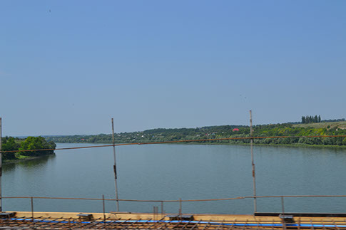 The Dniester crossing in 2013. Photograph by Anna Royzner. A modern view of the river landscape.