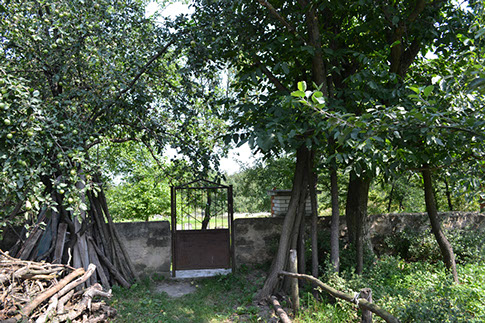 Entrance to the Jewish cemetery
