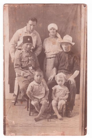 The young Kotik family in Israel, 1925