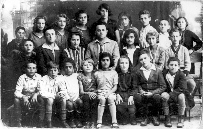 school, 1928 w/ Israel Lever & Efraim Derech
