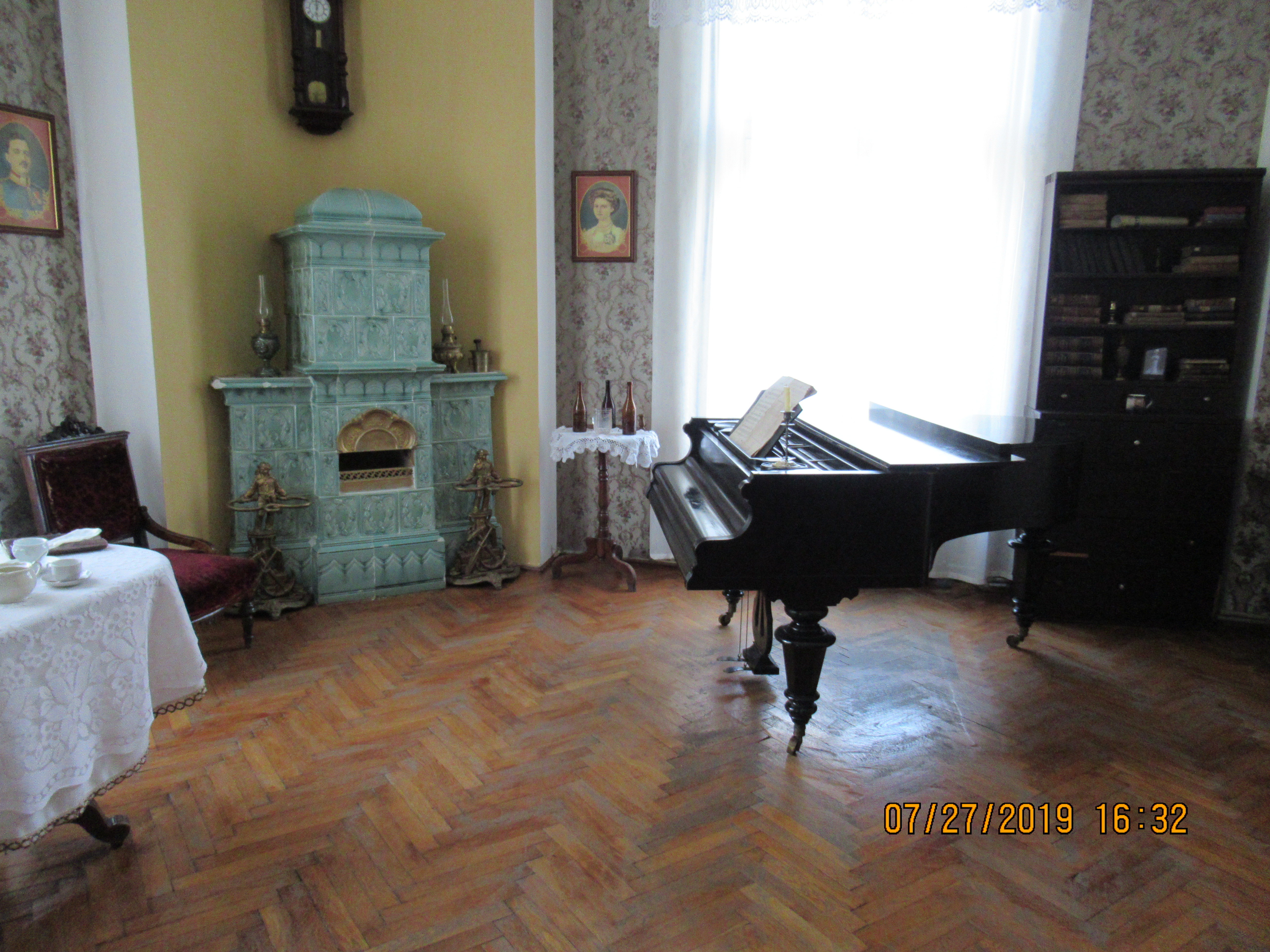 Early 20th century living room