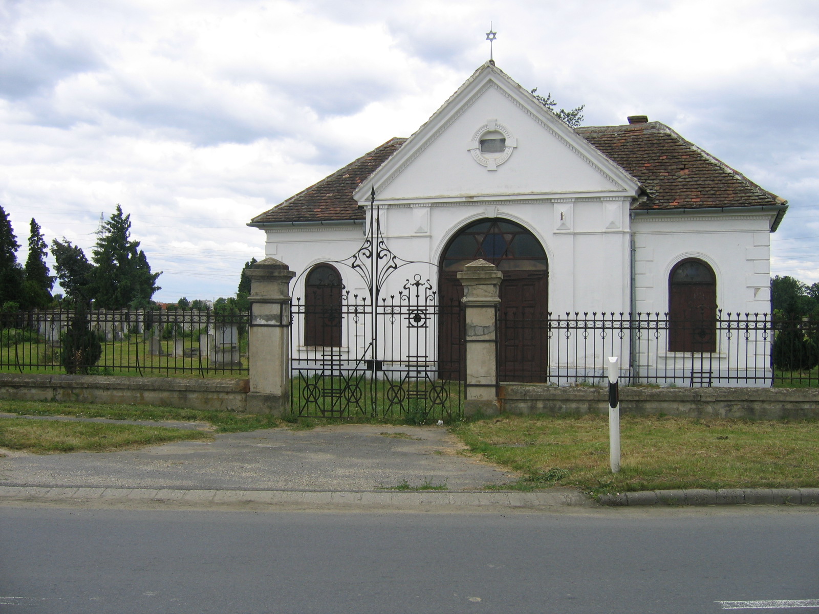 Kormend Jewish cemetery