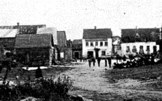 Lyakhovichi's Stoliner Shul, part of a warehouse on Market Square, owned by Bogin and Kantorovich