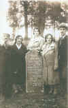 M103 - Lithuania - Mazeikiai - 1930  Henne-Leya's Grave ~989.jpg (359790 bytes)