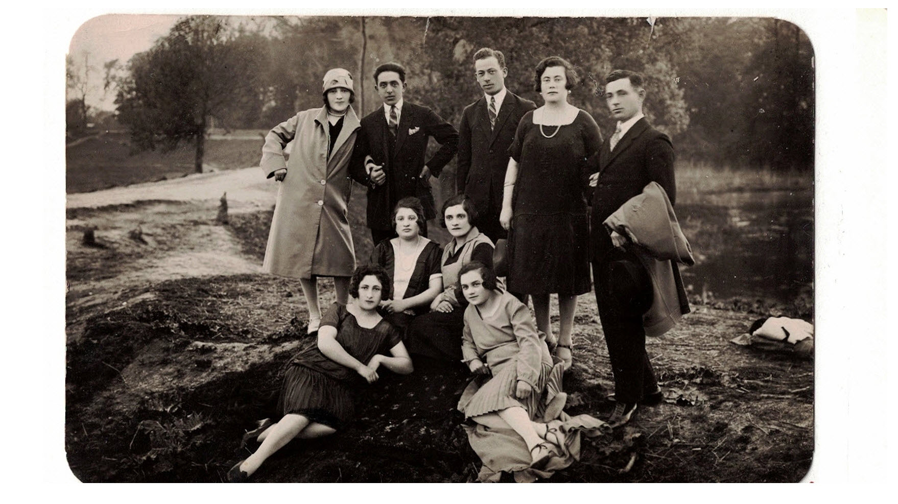 1927 Photo including Bayla Goldseker and Seril Meren