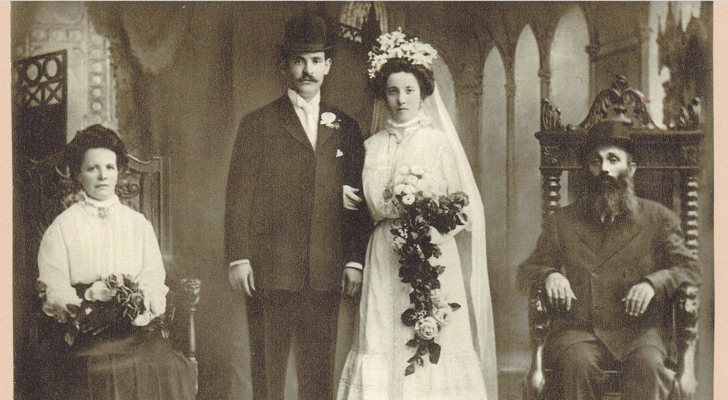 David Rivitz (Hurwitz) and wife Bessie (Demb) 1910 in Baltimore. 