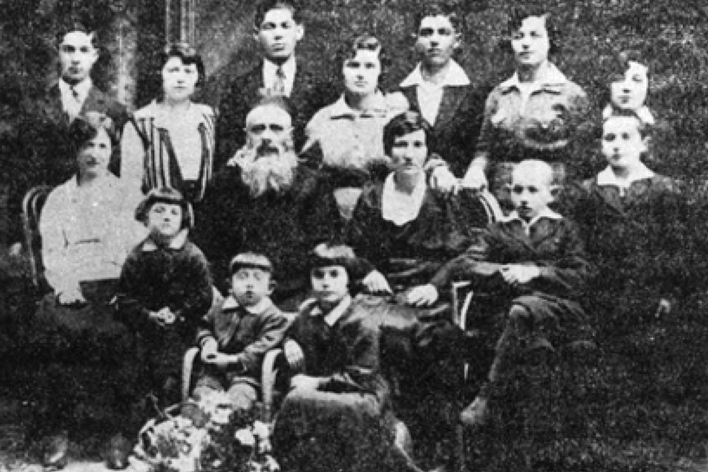 Hirsch Holtzeker descendants