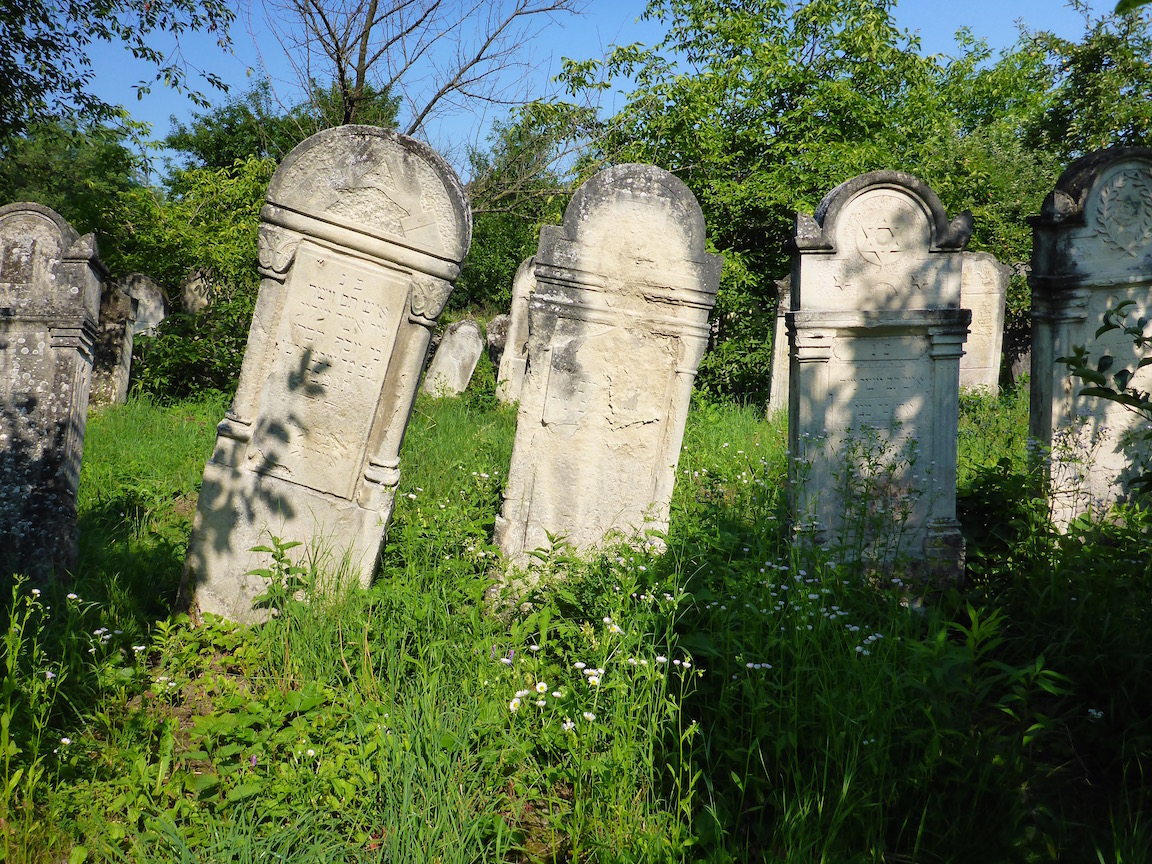 cemetery002