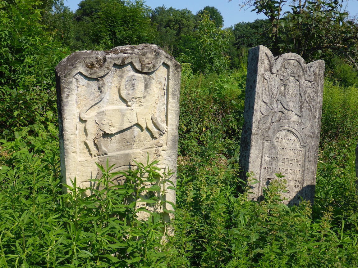 cemetery025