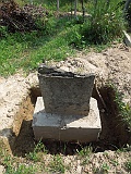 Onok-tombstone-212