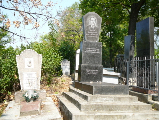 Large Grave 3