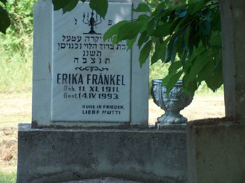 Headstone of Erika Fränkel, 1911–1993