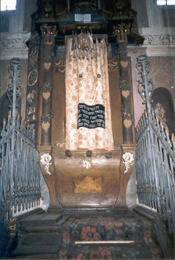 Aron Kodesh, Siret Temple.