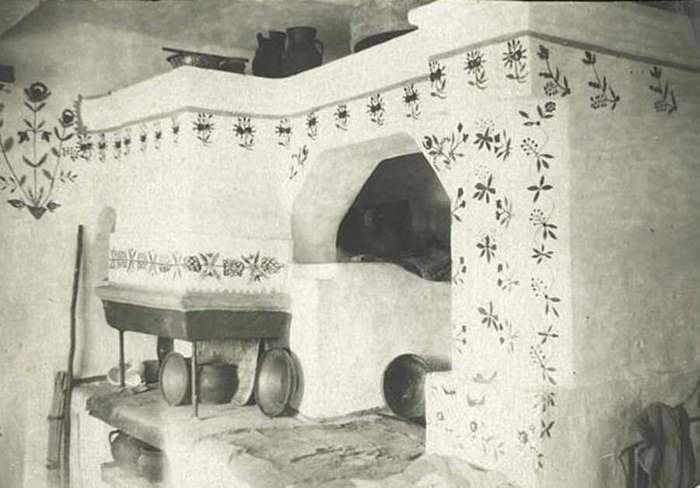 Early twentieth-century masonry stove in Podolia, Ukraine