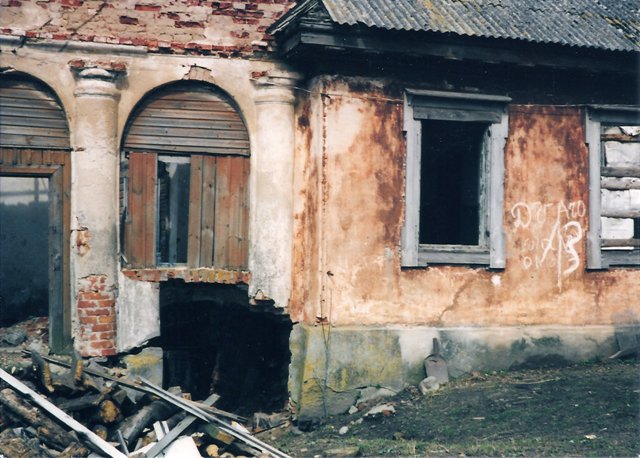 Partial ruins of the Siaulenai
                              Manor House showing what were the glazed
                              windows of an Orangery, 2002