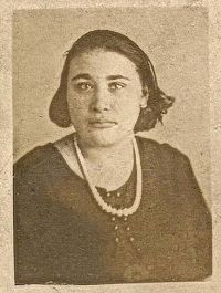 Golda Lechtzer, Stavisht. According to her niece Elka Ginsburg-Caplan, <q>Golda was not allowed into the U.S. due to some childhood illness that left her mentally unstable. She was taken back to a home in Berlin and was killed in the Holocaust.</q>
