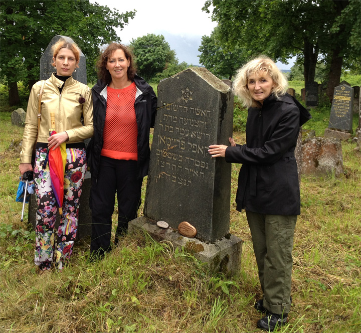 Riva Viava,
                Beth Katz and her mother, Florene Feldman Weitz, at
                Beth's Great-Great-Great Grandmother's headstone in June
                2012