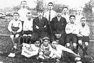 [photo of youth soccer team in 1930's]