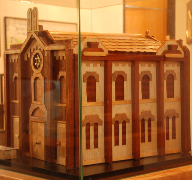 synagogue model - side view