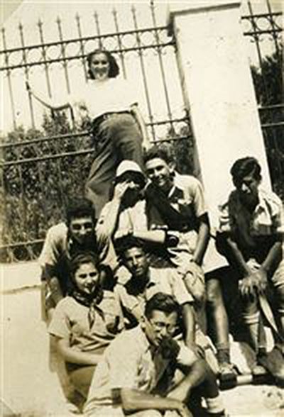 Efraim BenZvi (w/ glasses) w/ friends, 1940 - 43
