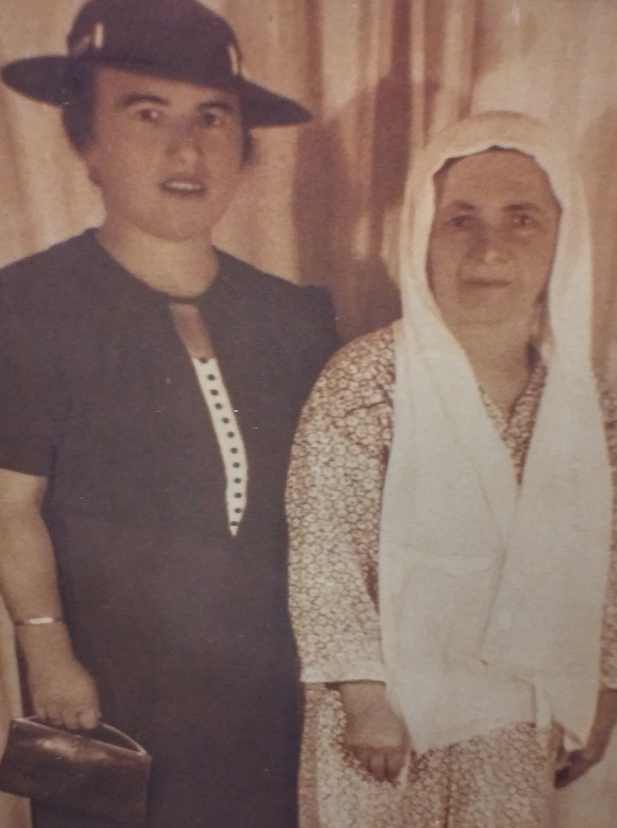 left: unk; right: Hinda Liba Rozanski Arkin 