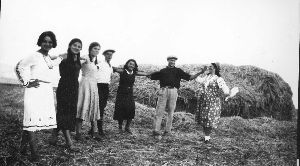 Batsheva Mor (far right)