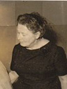 Avia Segal Chayutman, 1905-1996
