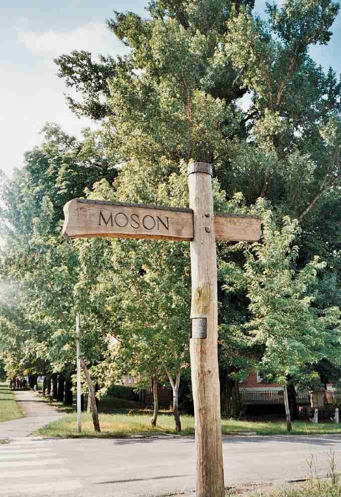 Moson sign post