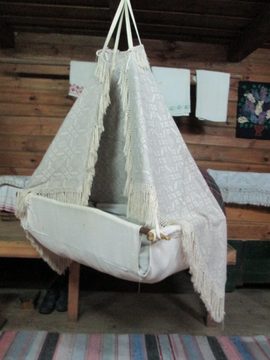 Cradle at the Folk Museum in Motol