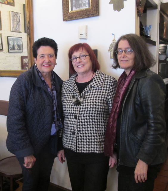 Barbara,
                                        Rivka and Joy meeting at Cafe
                                        Mogador