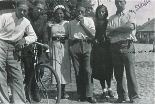 Group
                            with Bike