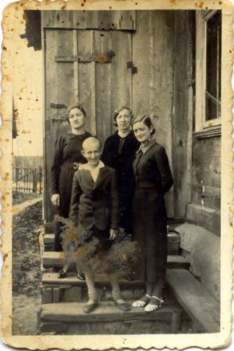 Kaplanski
                            Family: Luba, Benny, Rachel and Anita
                            Kaplanski