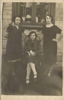 Blumke, Fania and Sara Polojko