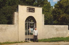 Cemetery
              Entrance