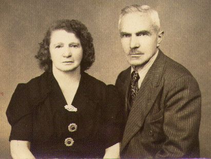 Celia (BRUCKER) GLASSMAN of New York, and her brother Hyman BRUCKER of Montreal, ca. 1940s. Celia and Hyman were siblings of Hinde, pictured above.…