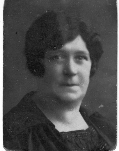 Peppi DLUGACZ (nee Gold), Radautz, 1930.