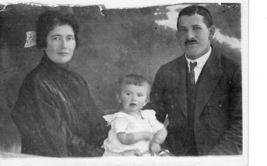 David and Rosa RENNERT with Mita, 1922.