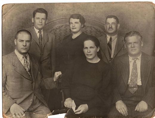 RENNERT siblings: Michael, David, Fani, Tetush, Pinkas and Adolf.