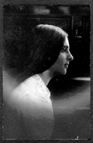 Gerta Hurowitz, Age 16, 1912