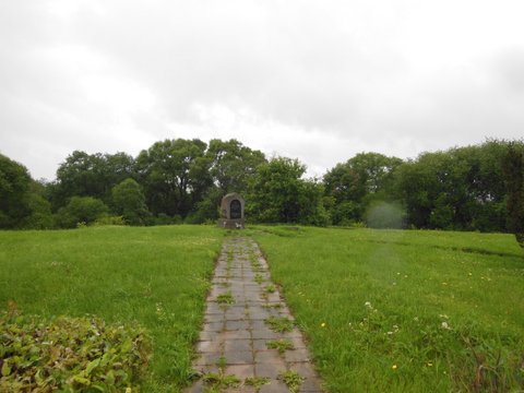 Seta Jewish Cemetery Memorial background