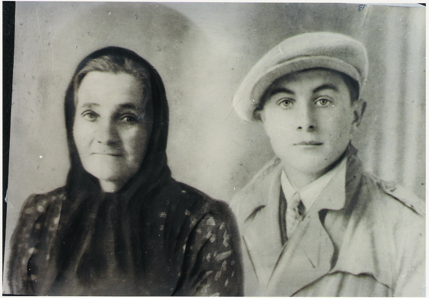 Zvi Harsh with his mom Shprina Klinger