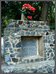 Memorial at the murder site in Ternovka