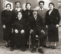 family of Aharon (Ortik) Glezer