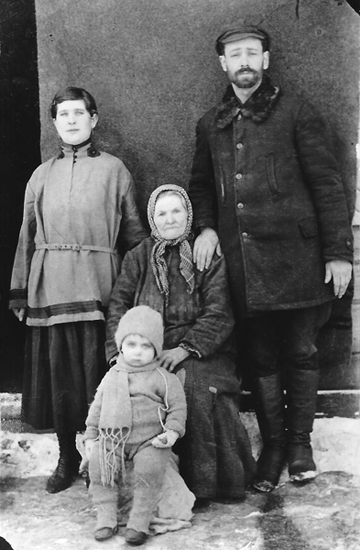 Bentzion/Bentzl Itzikovich (later Ben Kovitz) with wife Libke (nee Berk ...