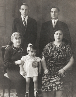 Yochved Shevtsovich and family
