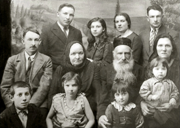 Yuzent family, 1933